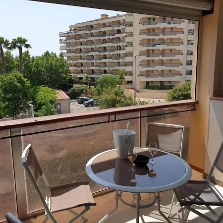 Appartement 4 Pers Avec Apercu Mer, Proche Plage, Terrasse, Parking Prive Et Clim A - Fr-1-226a-158 Fréjus